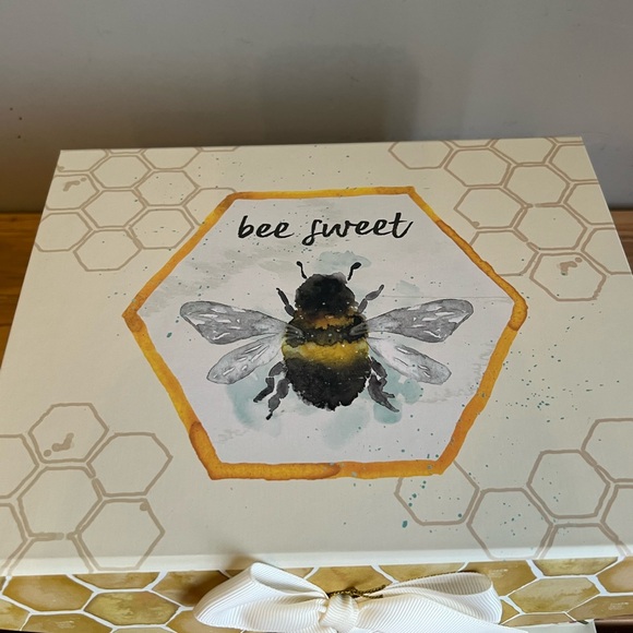 NWT medium rectangular storage box - Picture 5 of 7